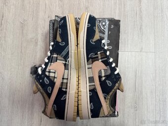Nike x Travis Scott – SB Dunk Low (45) - 2