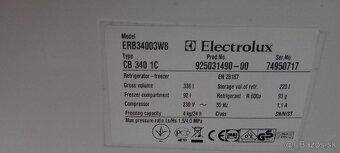 Predám chladničku s mrazákom Electrolux ERB34003W8 - 2
