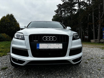 Audi Q7 3.0 TDI S-line Quattro 7 míst - 2