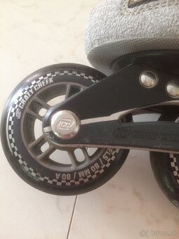 Kolieskové korčule. - 2