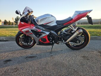 Suzuki gsxr 1000 k7 - 2