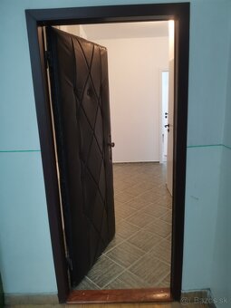 Prenájom 2 izbový byt Krompachy (Lorencova ul,centrum) - 2