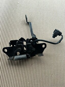 zámok kapoty Mazda CX-5 - 2