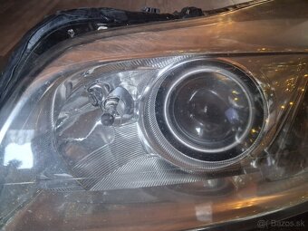 Predam xenon svetlo opel insignia - 2