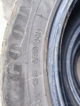 Pneu 215 55 r17 - 2