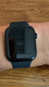 Apple Watch 8 tmavé 45mm - 2