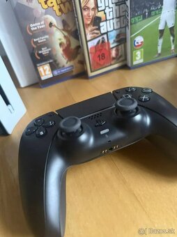 PlayStation 5 Slim + 2 ovládače + 5 hry - 2