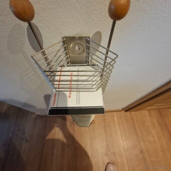 Stojan na CD - 2