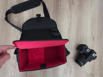 Canon EOS 2000D - 2
