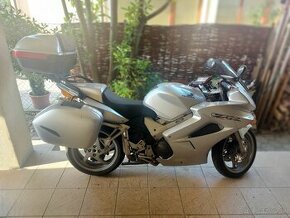 Predám Honda Vfr800 - 2