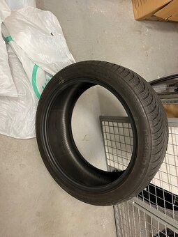 Darujem zimnu pneu 225/45R19 - 2