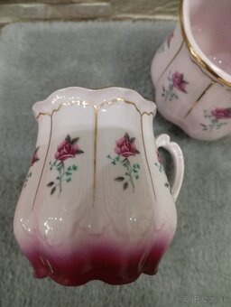 Růžový porcelán, 2 hrníčky bucláčky, Chodov - 2
