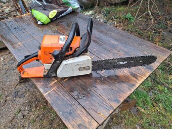 Motorova pila stihl 021 - 2