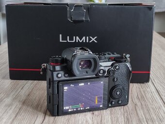 Panasonic Lumix S5 - telo - 2