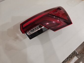 Zadné práve svetlo škoda octavia 4 - 2