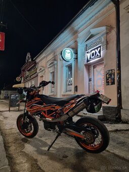 KTM SMC 690 R Supermoto - 2