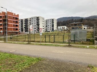 Predám stavebný pozemok Brezno - štvrť Kasárne - 2