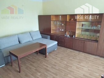 Priestranný rodinný dom s garážou, Vrbové - 2