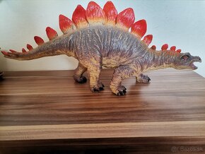 Veľký dinosaurus - 2
