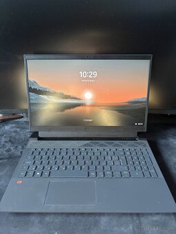Herný notebook Dell G15 5520 - 2