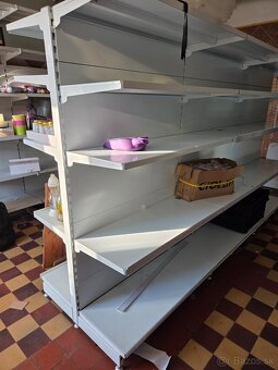 Obojstranný kovovy regal - 2