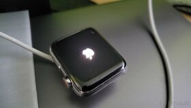 Apple Watch 3 - reštartujú sa - 2