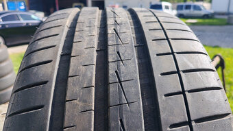 Letné pneu 255/35 ZR19 --- VREDESTEIN - 2