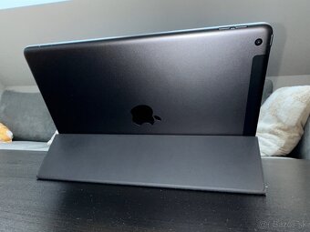 Apple smart keyboard SK - 2