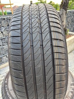 Nove letne pneu Michelin 215/55r17 - 2