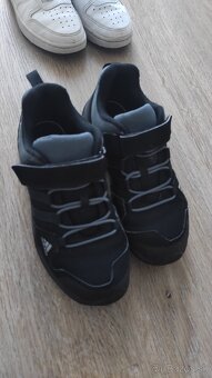 Adidas TERREX, Nike, Crossroad - 2