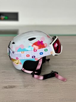 detska prilba giro s okuliarmi - 2