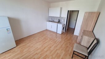 Rezervované - Čiastočne zrekonštruovaný bytík s loggiou - 2