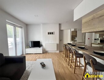 PPREDAJ 3 izbový, tehlový byt s garážou v centre - KOMÁRNO - 2