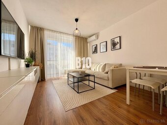 Novinka - novostavba - garážové státie - 2