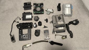 Audi A8 D3 riadiace jednotky - 2