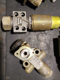 Diely rôzne 10€/kus - 2