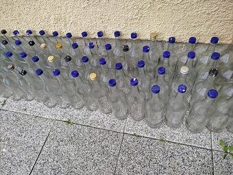 Fľaše sklenené 1 L číre s vrchnákom predám. - 2