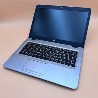 Notebook 14" HP.AMD PRO A10-8700B 4x1,80GHz.8gb ram.SSD 256 - 2