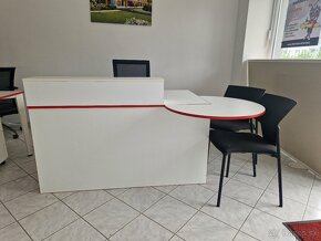 Kancelársky stôl s pultom a guľatým klientským stolíkom - 2