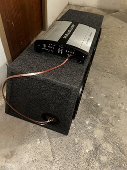 Subwoofer značky Kicker - 2