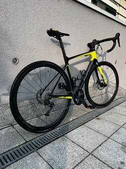 Cestný bicykel Giant Defy Advanced 1 HRD - 2