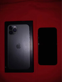iPhone 11 Pro 256 GB Midnight Green Predám Vymením - 2