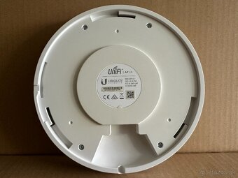 Unifi AP LR - M/N: UAP-LR - 2