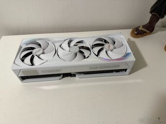 GIGABYTE AORUS GeForce RTX 5090 MASTER ICE 32G - 2