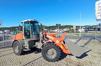 kĺbový nakladač - 2