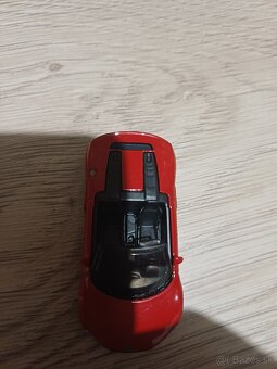 Hot wheels 2019 audi r8 spider - 2