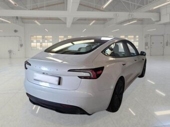 Tesla Model 3 - 2025, tov.záruka,bílý interier - 2