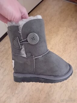 UGG velkost 22 - 2