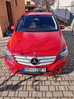 Mercedes-Benz trieda B180 - 2