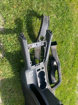 Predám Lakťovú opierku do škoda octavia2 - 2